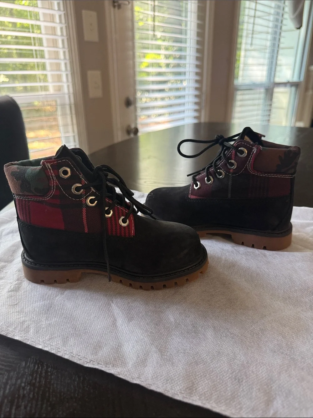Timberland 6-Inch Heritage WaterProof Kids Camo-Trim Black Ankle Boots